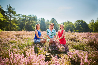 Foto uit de familiereportage van Kara, Tahnee en Marianne door familiefotograaf Jorick Michiels