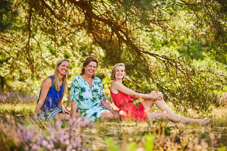 Foto uit de familiereportage van Kara, Tahnee en Marianne door familiefotograaf Jorick Michiels