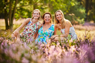 Foto uit de familiereportage van Kara, Tahnee en Marianne door familiefotograaf Jorick Michiels