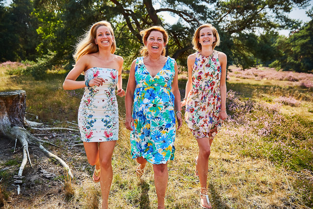 Foto uit de familiereportage van Kara, Tahnee en Marianne door familiefotograaf Jorick Michiels