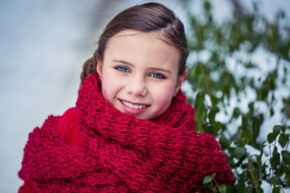 Foto uit de familiereportage van Sneeuwpret met Pauline door familiefotograaf Jorick Michiels