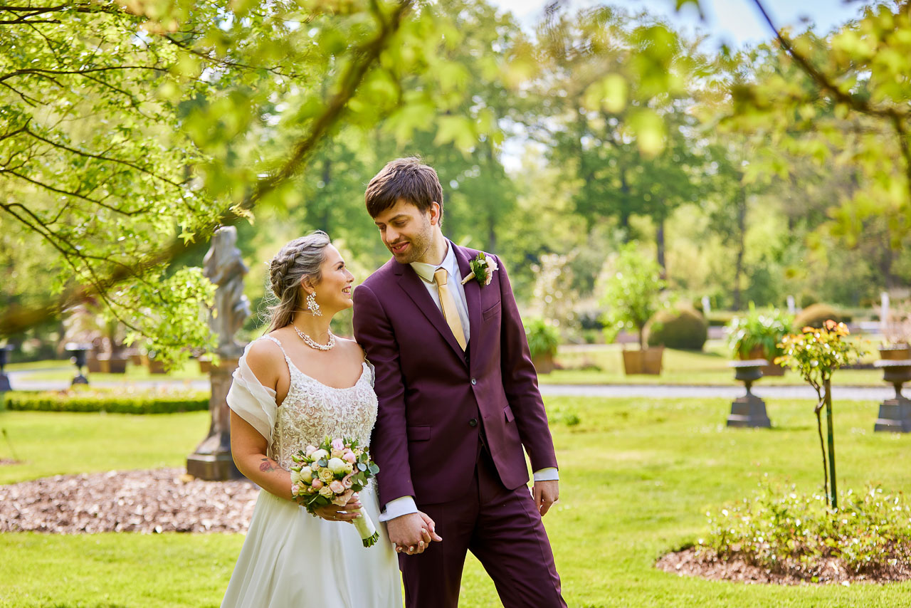 Foto uit de huwelijksreportage van Kiana en Yorick door huwelijksfotograaf Jorick Michiels