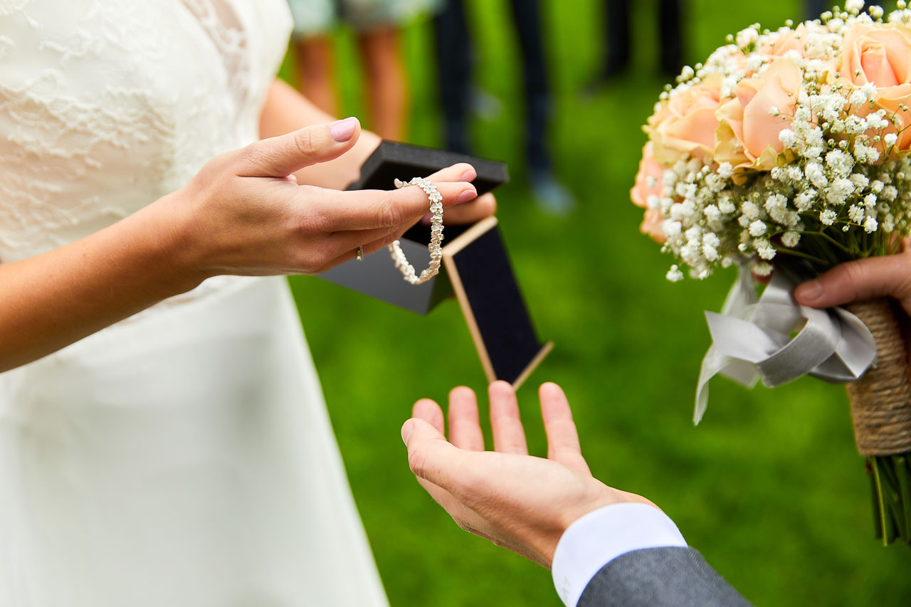 Foto uit de huwelijksreportage van Liesbeth en Kevin door huwelijksfotograaf Jorick Michiels