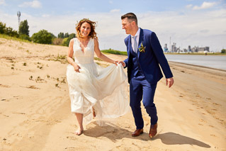Foto uit de huwelijksreportage van Lynn en Rob door huwelijksfotograaf Jorick Michiels