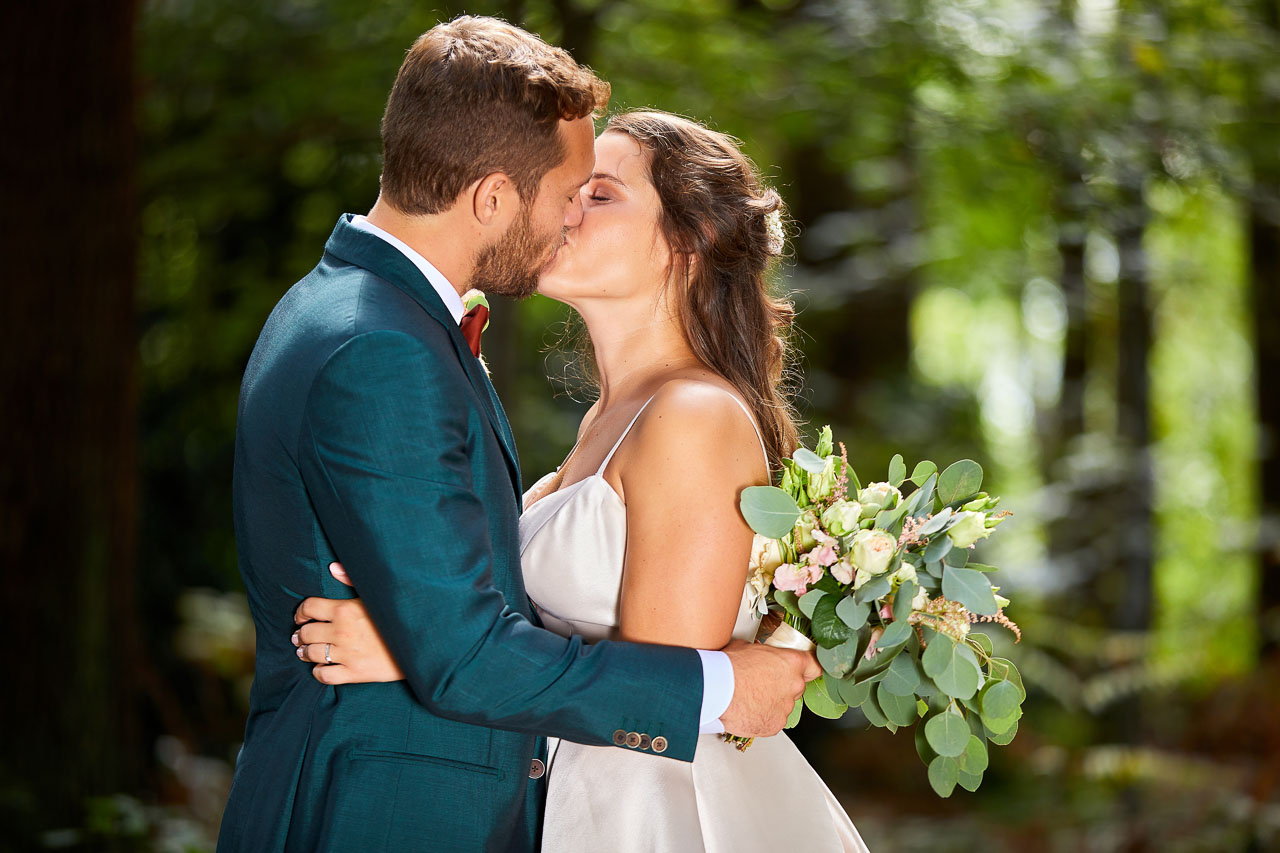 Foto uit de huwelijksreportage van Sanne en Wout door huwelijksfotograaf Jorick Michiels