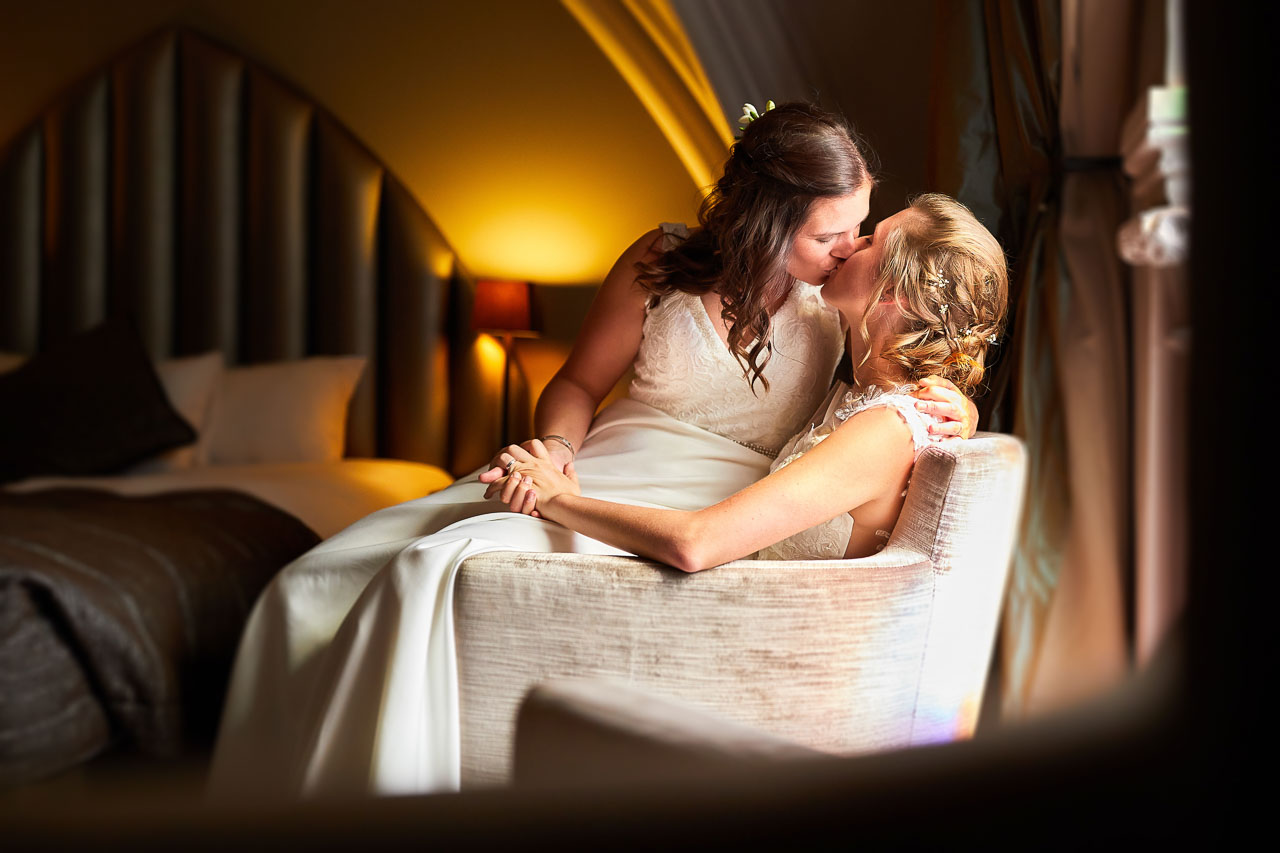 Foto uit de huwelijksreportage van Sofie en Lindsay door huwelijksfotograaf Jorick Michiels