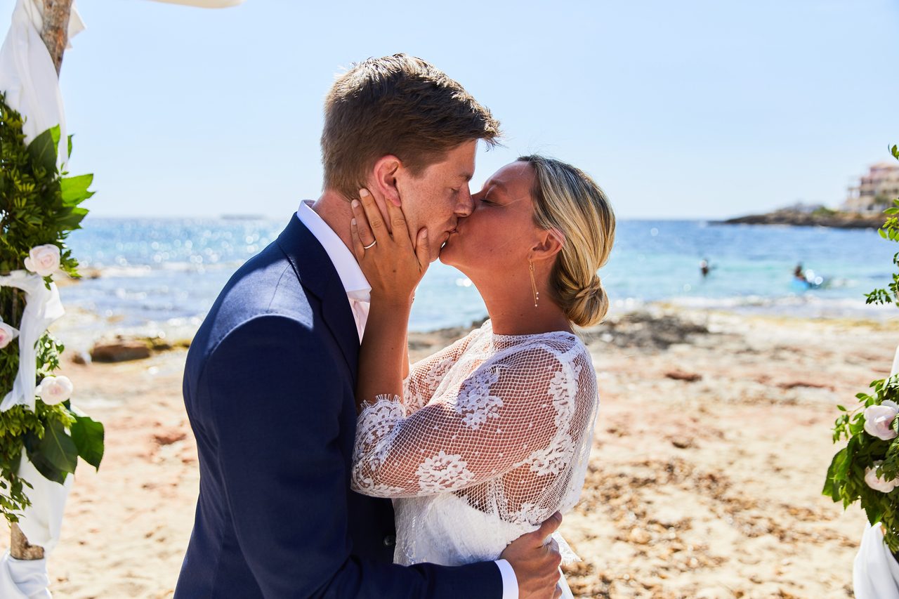 Foto bij het verhaal van Zoé en Yannick, door huwelijksfotograaf Jorick Michiels
