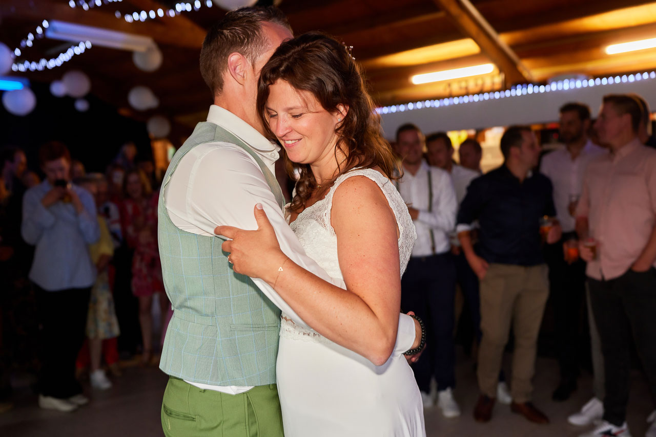Foto bij het verhaal van Dorien en Hans, door huwelijksfotograaf Jorick Michiels