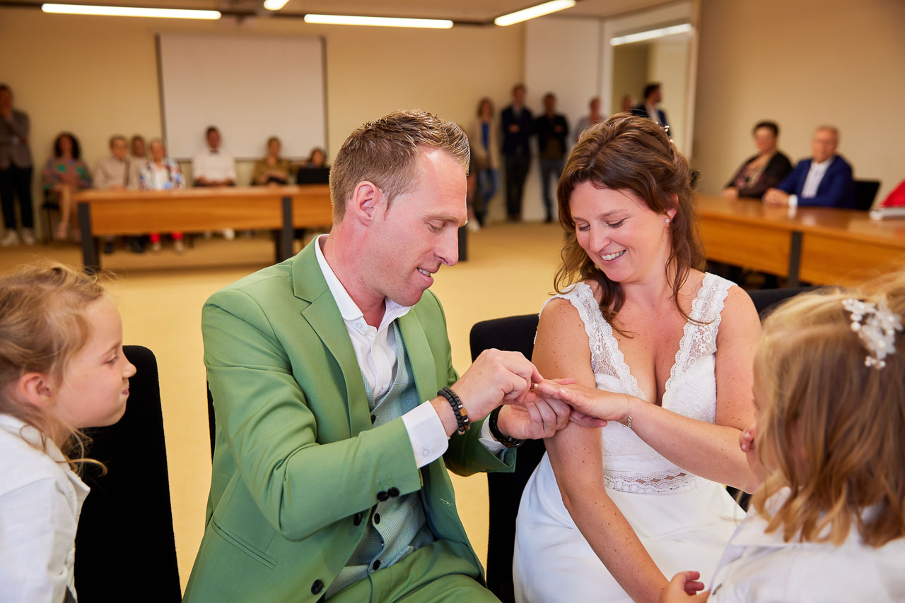 Foto bij het verhaal van Dorien en Hans, door huwelijksfotograaf Jorick Michiels