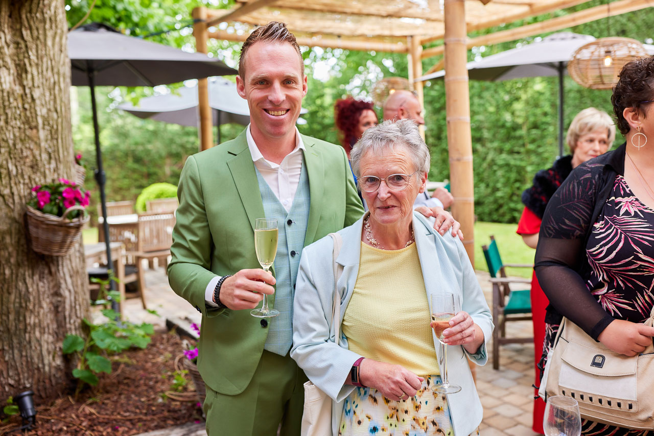 Foto bij het verhaal van Dorien en Hans, door huwelijksfotograaf Jorick Michiels
