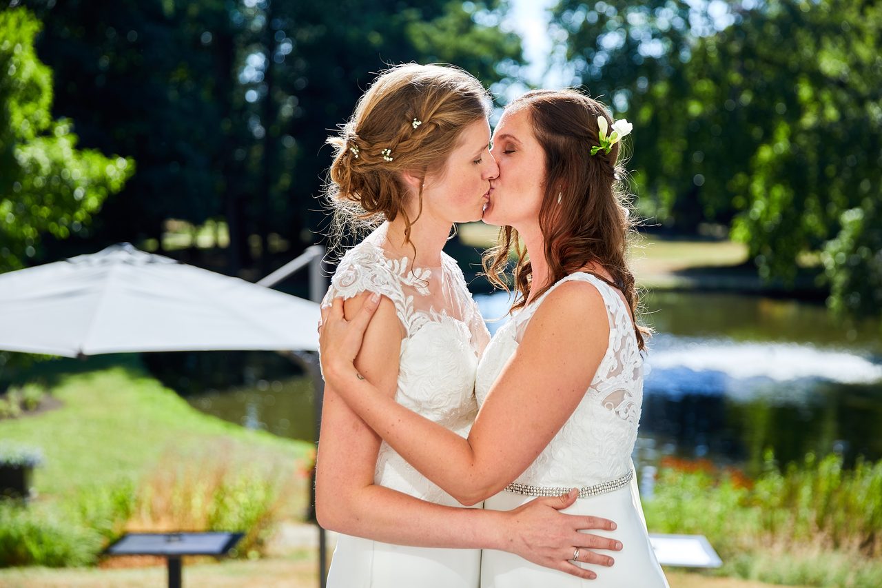 Foto bij het verhaal van Sofie en Lindsay, door huwelijksfotograaf Jorick Michiels