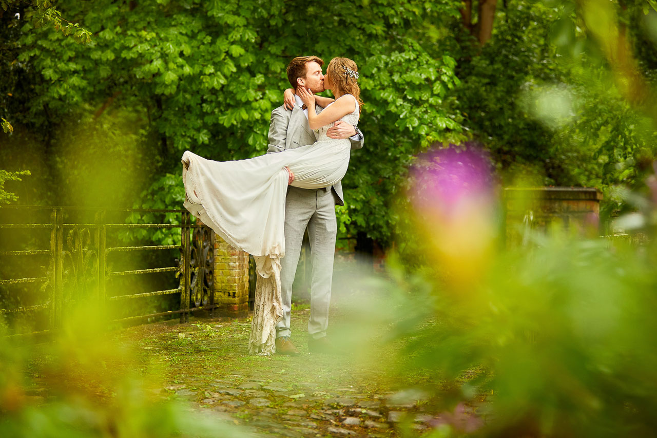 Foto bij het verhaal van Katrien en Elias, door huwelijksfotograaf Jorick Michiels