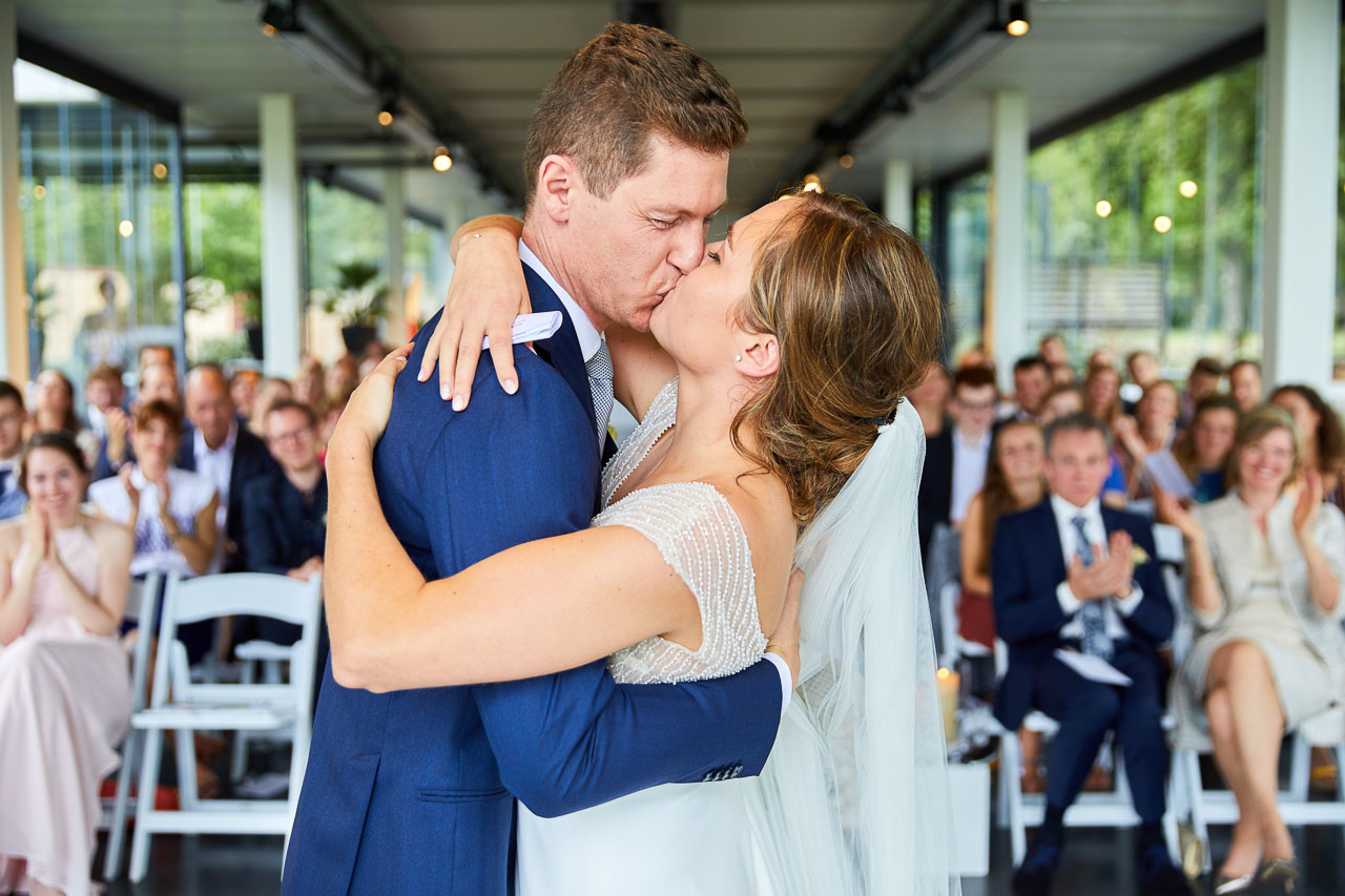 Foto bij het verhaal van Imke en Vincent, door huwelijksfotograaf Jorick Michiels