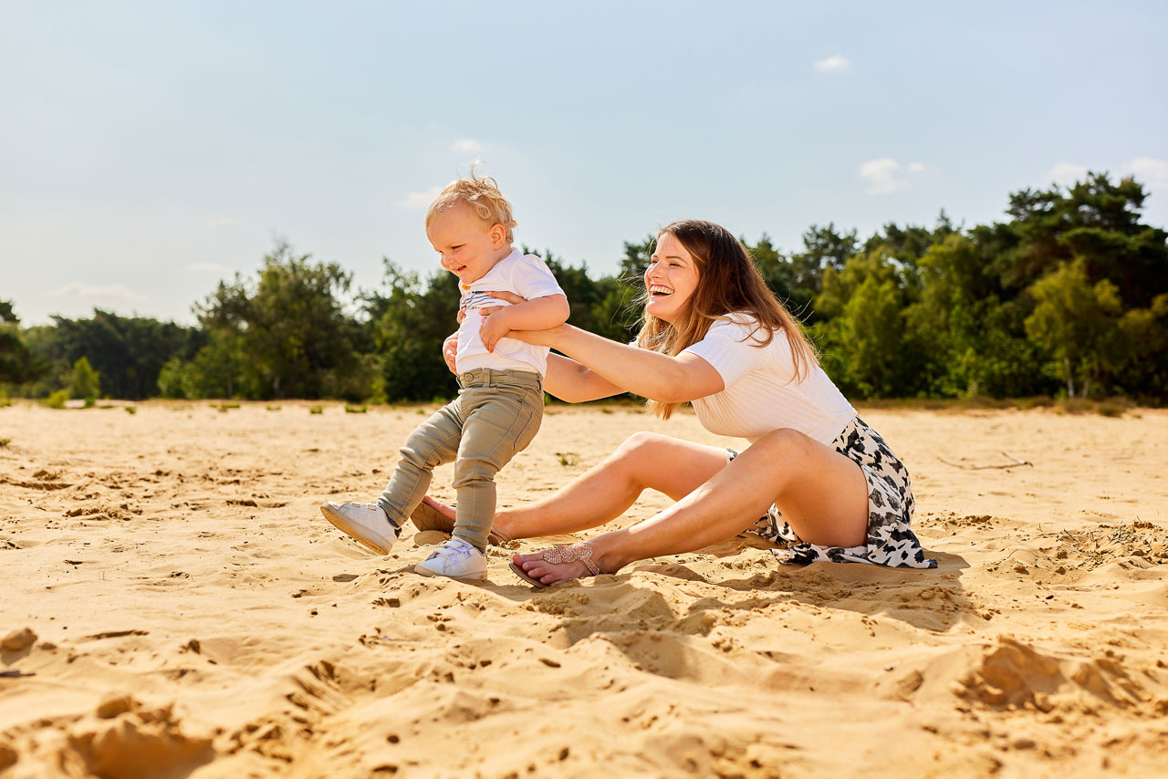 Foto bij het verhaal van Inge, Robin, Svea en Mats, door familiefotograaf Jorick Michiels