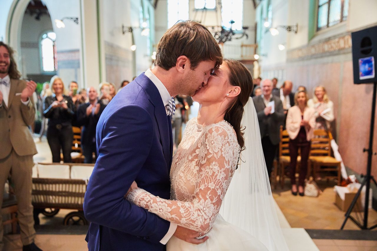 Foto bij het verhaal van Julie-Pascale en Klaas, door huwelijksfotograaf Jorick Michiels
