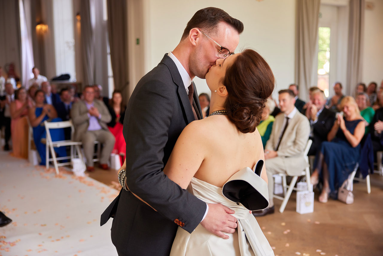 Foto bij het verhaal van Kara en Tim, door huwelijksfotograaf Jorick Michiels