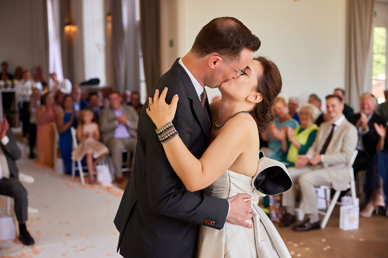 Foto bij het verhaal van Kara en Tim, door huwelijksfotograaf Jorick Michiels