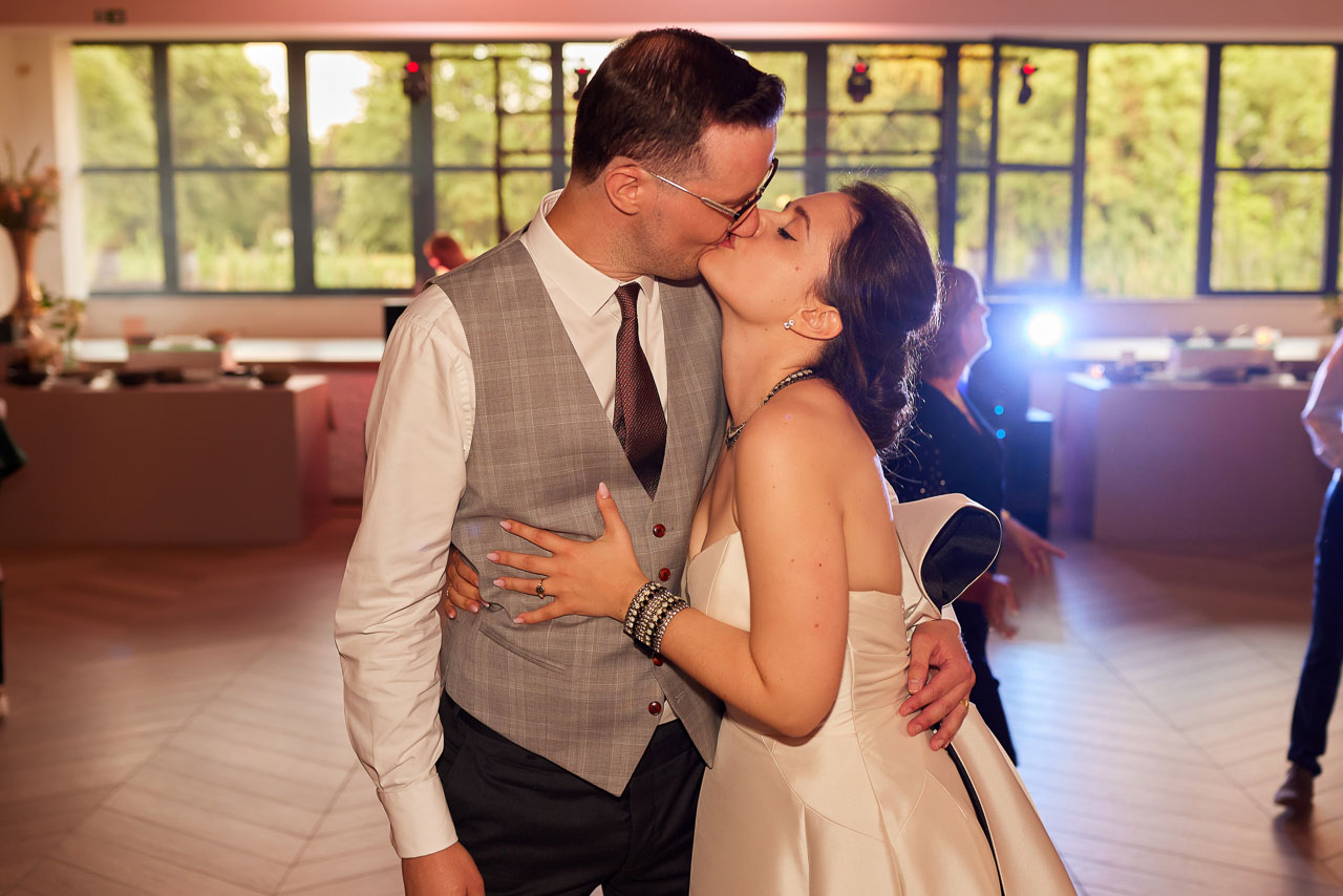 Foto bij het verhaal van Kara en Tim, door huwelijksfotograaf Jorick Michiels