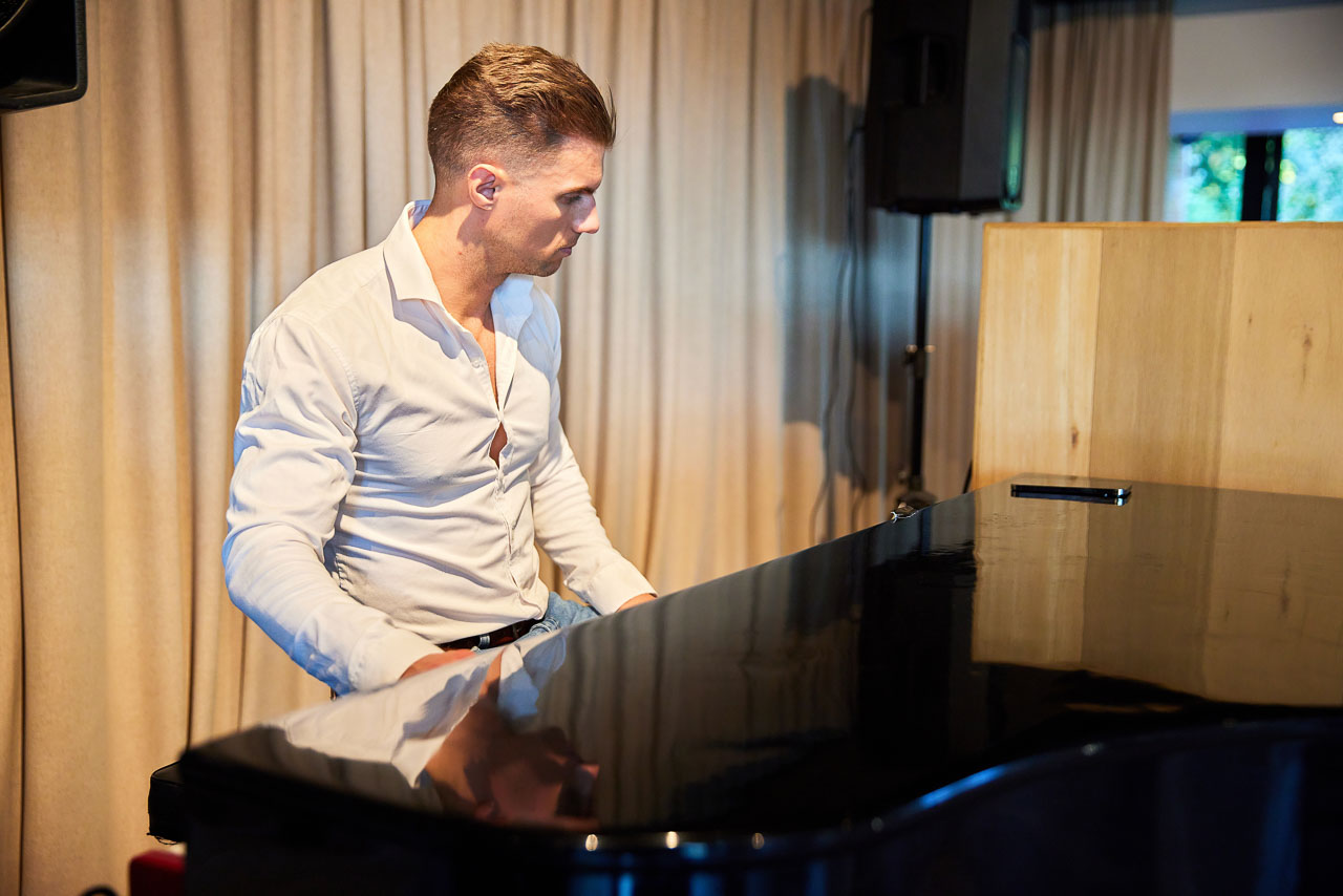 Foto bij het verhaal van Valérie en Wim, door huwelijksfotograaf Jorick Michiels